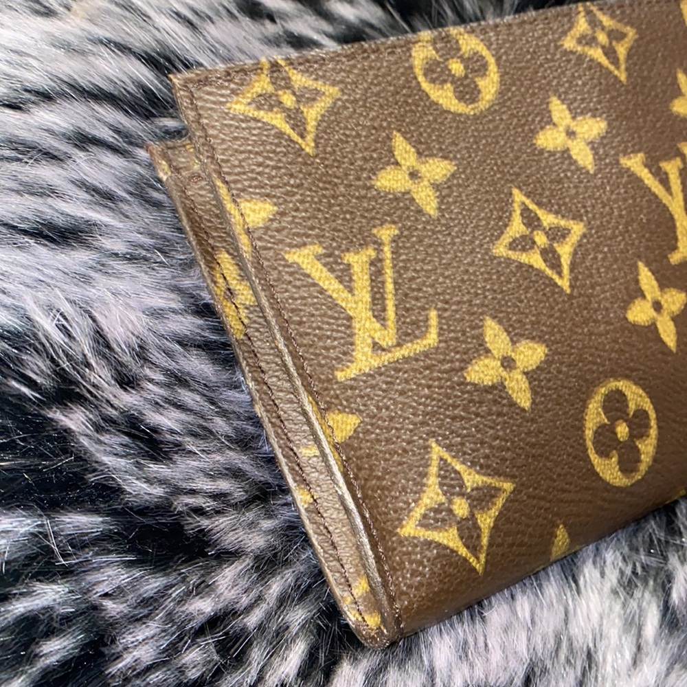 Authentic LV pochette - Picture 8 of 13